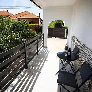 Villa Nila, Zadar